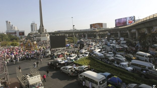 Thailand crisis: Protesters launch Bangkok 'shutdown'