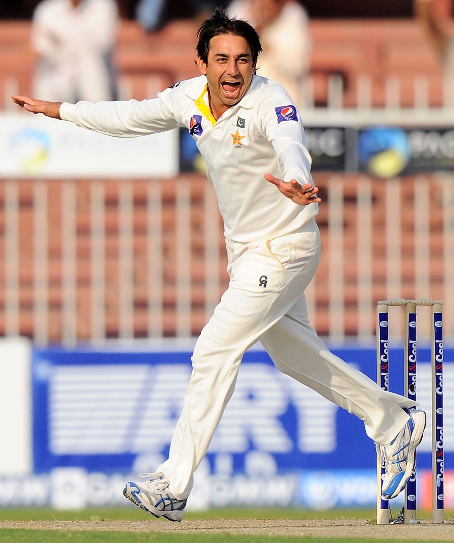 Saeed Ajmal struck twice in quick succession after tea as Sri Lanka ended the first day of the Sharjah Test at 220 for 5 on Thursday. Saeed Ajmal struck twice in quick succession after tea as Sri Lanka ended the first day of the Sharjah Test at 220 for 5