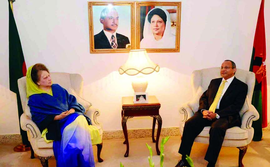 Indian High Commissioner Pankaj Saron made a courtesy call on BNP Chairperson Begum Khaleda Zia at her Gulshan office on Thursday.