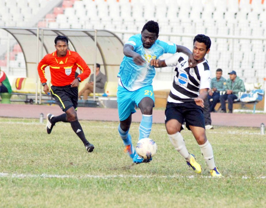 An action from the football match of the Bangladesh Premier League between Dhaka Abahani Limited and Dhaka Mohammedan Sporting Club Limited held at the Bangabandhu National Stadium on Sunday.