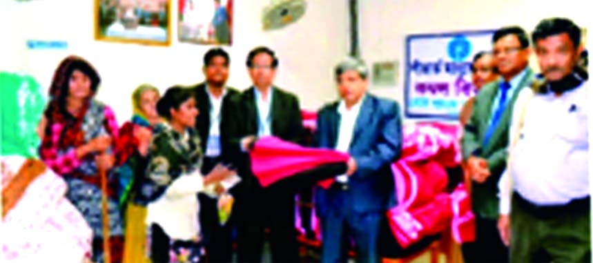 As part of its CSR activities, State Bank of India, Dhaka Branch, distributed blankets among the cold affected distressed people in the Dhaka City recently.