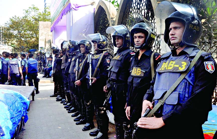 Security steps was tightened at north gate of Baitul Mukarram Mosque on Thursday to foil possible Jamaat-Shibir's rally.