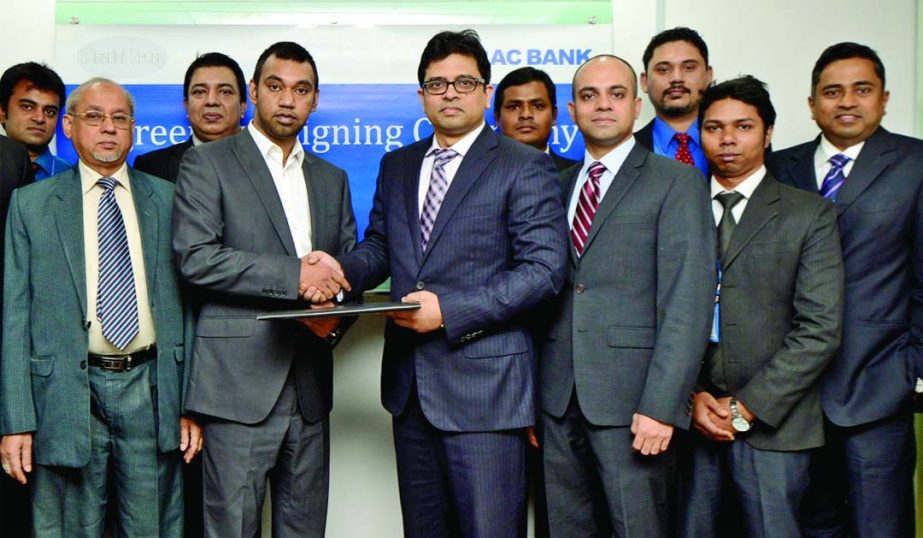 Firoz Ahmed Khan, Head of Retail Banking Division of BRAC Bank and Abdul Momin Mondol, Managing Director of Alim Knit (BD) Ltd and Mondol Knit Tex Ltd., exchanging document of payroll agreement recently which will facilitate employees of the two companies