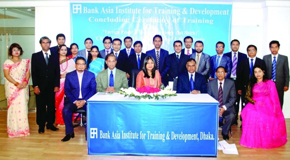 Sohana Rouf Chowdhury, Director of Bank Asia, poses with the participants of a training on Foreign Trade & Foreign Exchange in the concluding day held at the bank's Institute for Training & Development, in the city recently.
