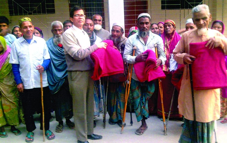 A team led by regional executive official of Dhaka North City Corporation (DNCC) distributed blankets among the cold-hit poor people recently in different areas under DNCC.