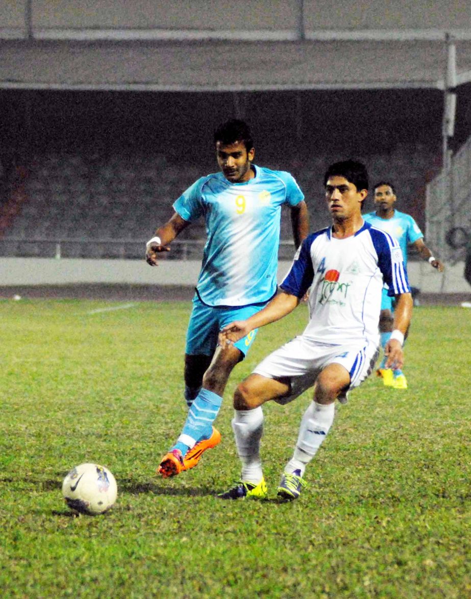A moment of the football match of the Bangladesh Premier League between Dhaka Abahani Limited and Uttar Baridhara Club held at the Bangabandhu National Stadium on Tuesday.