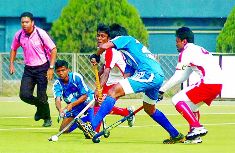 A view of the Super League match of the Green Delta Insurance Premier Division Hockey League between Usha Krira Chakra and Ajax Sporting Club at the Moulana Bhashani National Hockey Stadium on Wednesday.