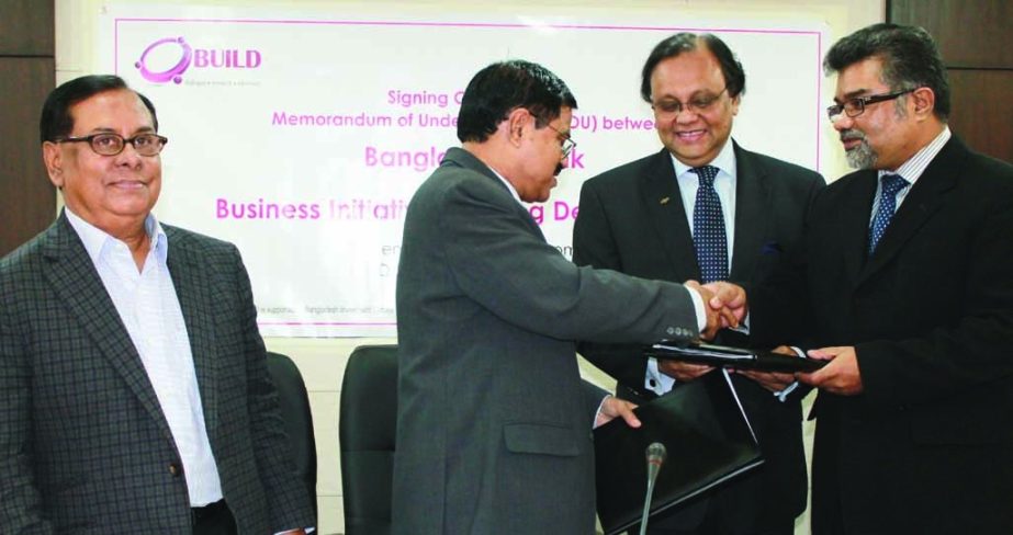 Business Initiative Leading Development (BUILD) and Bangladesh Bank (BB) signed a Memorandum of Understanding (MOU) recently. BUILD is a joint initiative of Dhaka Chamber of Commerce & Industry (DCCI), Metropolitan Chamber of Commerce & Industry (MCCI) Ch