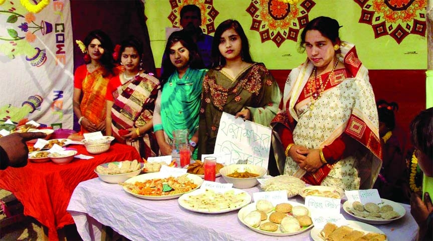 JHENIDAH: A day-long cake festival was held at Farashpur Govt Primary School ground at Kaliganj upazila on Wednesday.