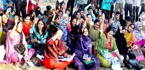 Bangladesh Diploma Unemployed Nurses Association staged a demonstration at the central Shaheed Minar premises in the city on Friday to meet its 8-point demands.