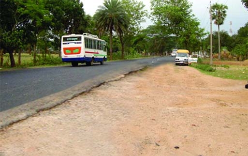 Dhaka-Mymensingh highway still in bad shape near Trishal.