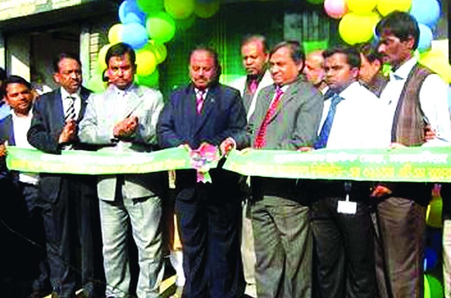 Abdul Hamid, General Manager of Bangladesh Bank and Head of Mymensingh zonal office inaugurating the 311th ATM booth of Islami Bank Bangladesh Limited at Natun Bazar in Mymensingh city recently. Motiar Rahman, Senior Vice President and Head of IBBL Mymens