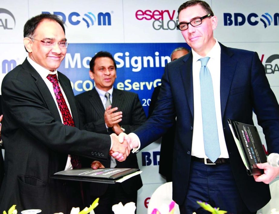 SM Golam Faruk Alamgir, Arman, Managing Director of Bdcom Online Ltd and Paolo Montessori, CEO and Managing Direction of eServGlobal SAS, signed a Memorandum of Understanding for Mobile Financial Services HUB in Bangladesh. Wahidul Haque Siddiqui, Chairma