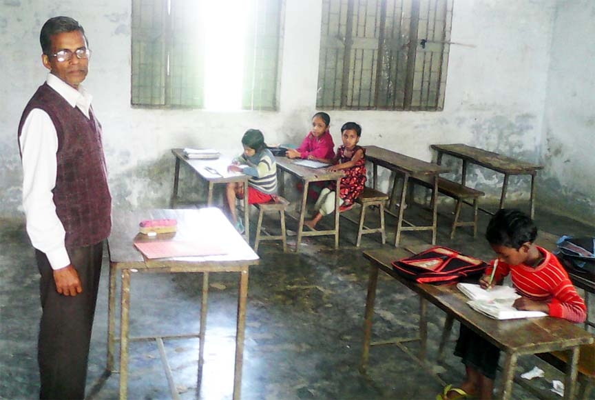 Picture shows the scarcity of students in a classroom due to a gradual hike of absentees in the primary level at Jhalokati district recently. The snap was taken form Protap Mohol Primary School at Ponabalia under Sadar upazilla in Jhalokati.