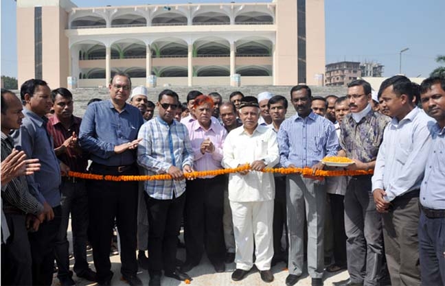 City Mayor M Monjur Alam inaugurating garbage removing works of 19 covered dump truck on Thursday.