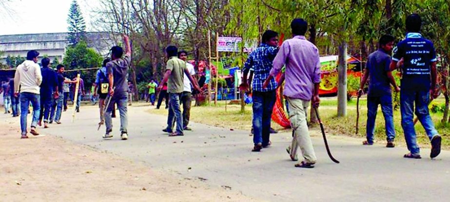 Rival factions of Jahanginagar university BCL unit locked in clashes over extortion on the campus on Sunday.