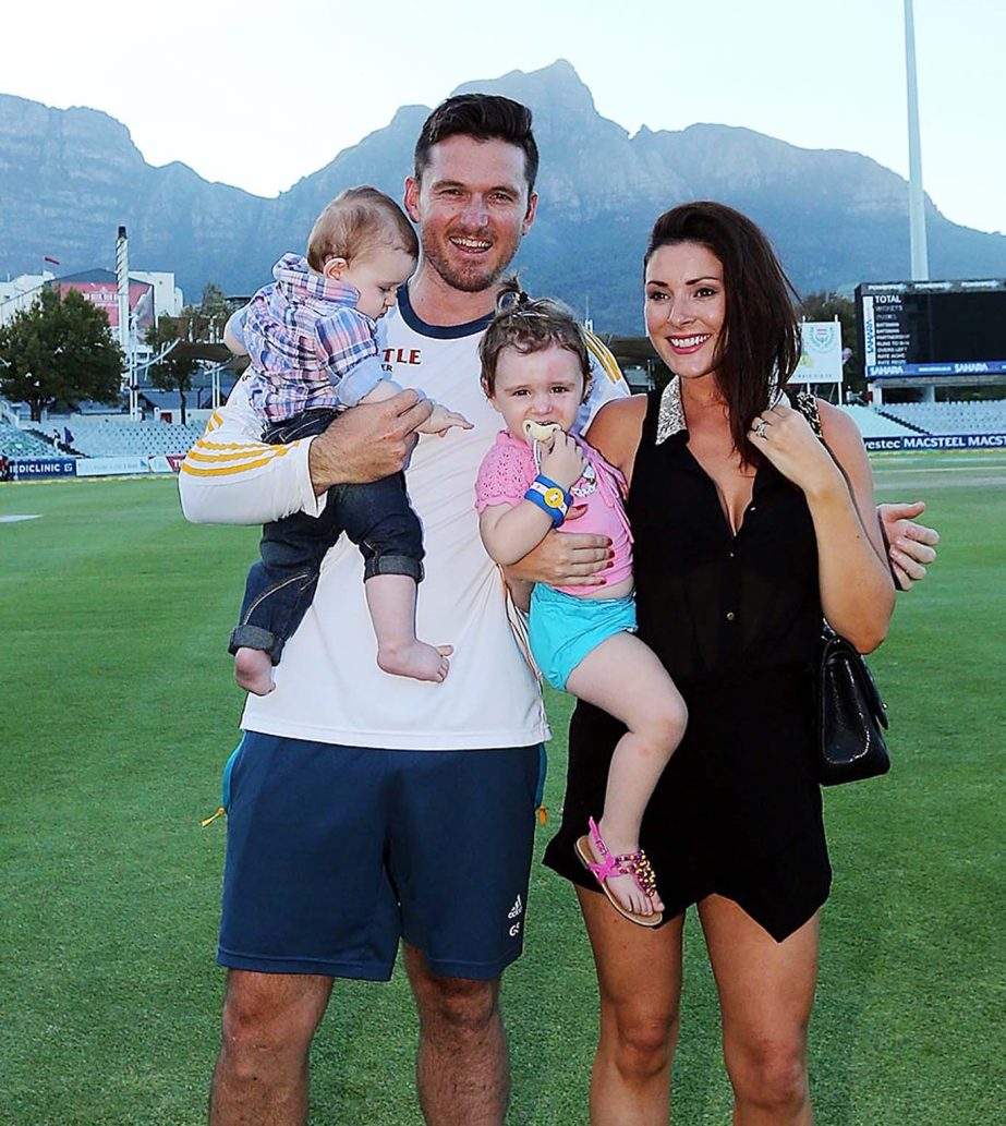 Graeme Smith with his wife and children on 5th day of 3rd Test between South Africa and Australia at Cape Town on Wednesday.