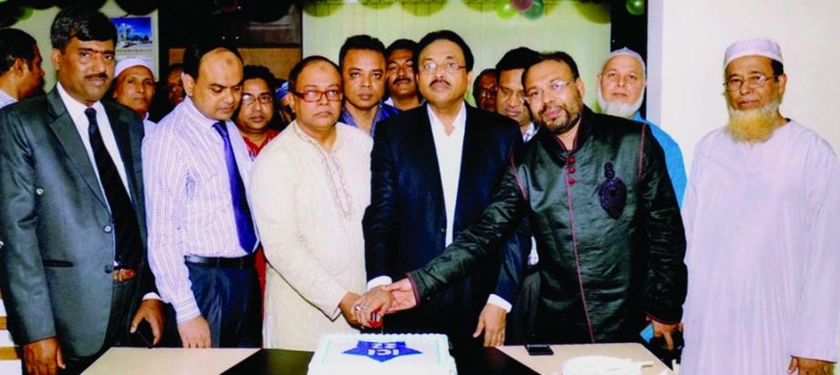 Chairman of the Board of Directors of Islami Commercial Insurance Company Limited Md Anowar Hossain inaugurating 22nd branch of the company at Banani in the city recently.