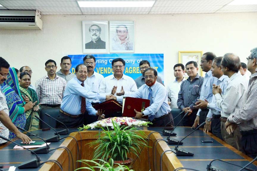 A vender agreement was signed between Bakrabad Gas Distribution Co Ltd and Karnaphuli Gas Co Ltd at the Board Room of Petrobangla on Wednesday.