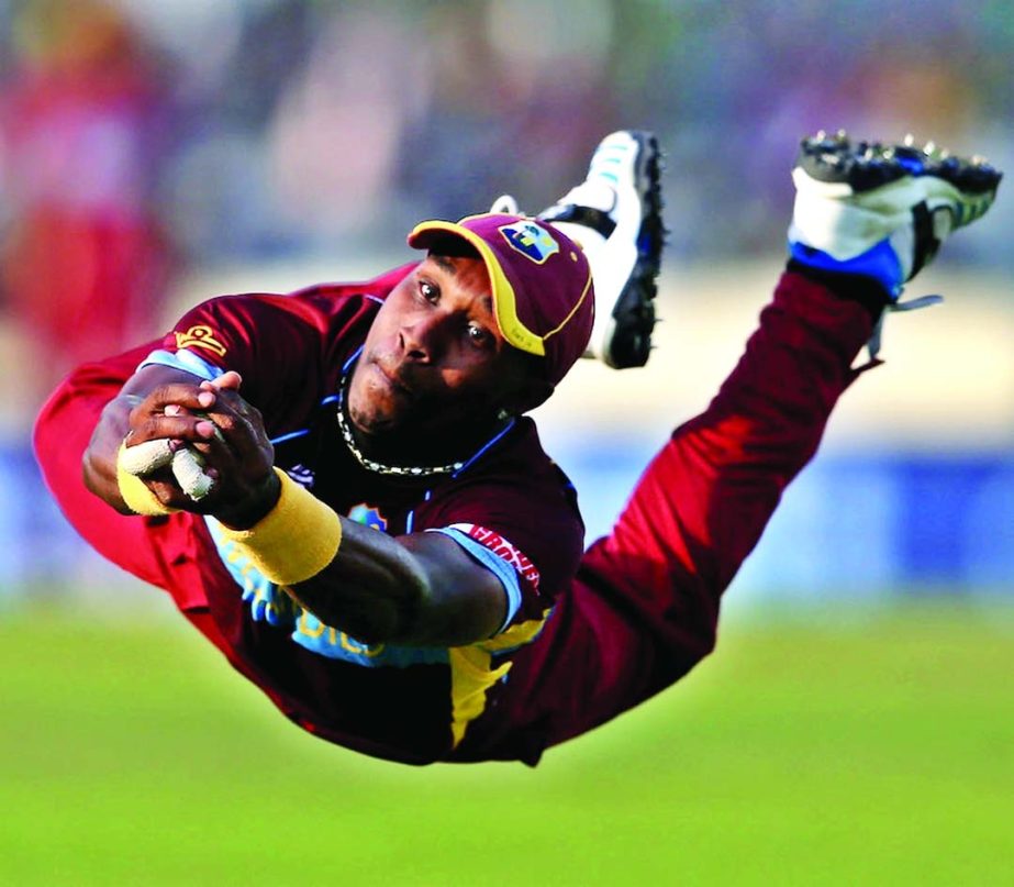 Dwayne Bravo fumbled a chance but then dived full length to complete the catch during World T20, Group 2 match between Australia and West Indies in Mirpur on Friday.