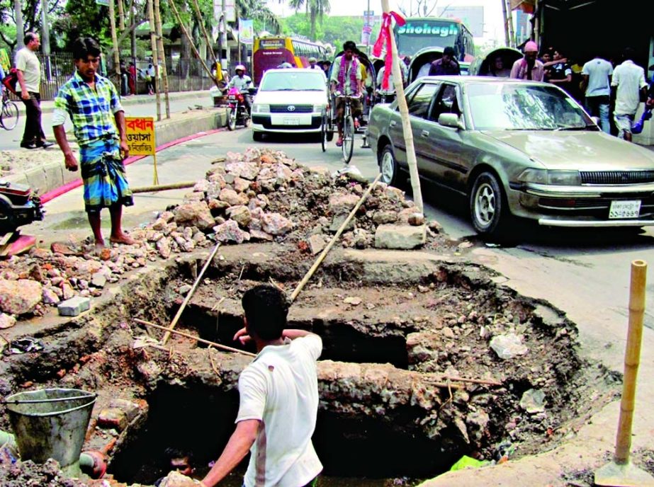 Digging roads, a regular phenomena in city causes constant sufferings to commuters. This photo was taken from Kamalapur area on Thursday.