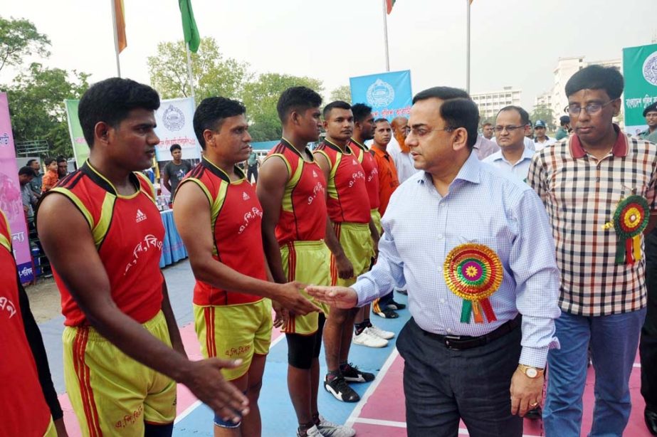 Police Commissioner of Dhaka Metropolitan Police Benazir Ahmed being introduced with the participants of the Police Kabaddi Championship at the Rajarbagh Police Line Ground in the city on Monday.