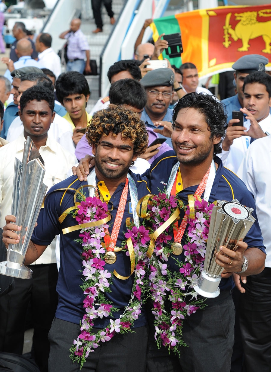Kumar Sangakkara and Lasith Malinga returned to a heroes' welcome in Colombo, Sri Lanka on Tuesday.