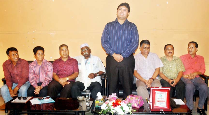 Md Mizanur Rahman, Director, Ratanpur Steel Re-rolling Mill (RSRM) exchanging views on business idea of his company with journalists at Chittagong Press Club yesterday. He lauded the role of media for expanding his business.