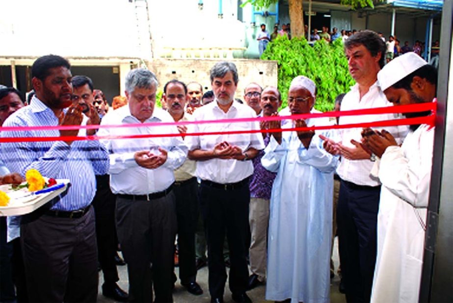 Ali Behrouze Ispahani, Chairman of Pahartali Textile & Hosiery Mills, a unit of MM Ispahani Limited, inaugurating a new blend yarn unit of the mills at Ispahani Complex, Pahartali, Chittagong recently.