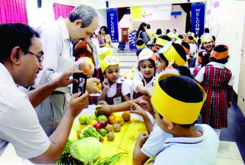 Fruits and vegetables for better healthcare: International Turkish Hope School arranged a show on April 24 at Uttara Preschool and Junior Section to let others know about the effect caused after eating junk food and to motivate all to eat fruits and veget