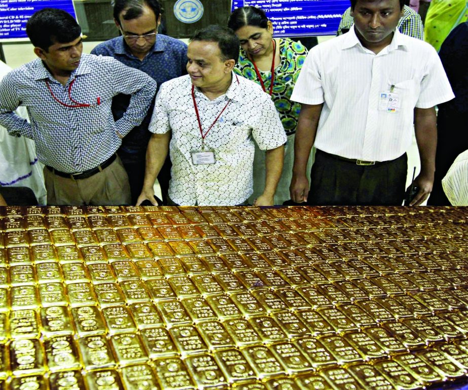 Customs Intelligence on secret information raided at Biman flight and recovered 106 Kg gold bars worth about taka 47 crore from its toilets on Saturday and arrested an engineer of the flight from HSIA in this connection.