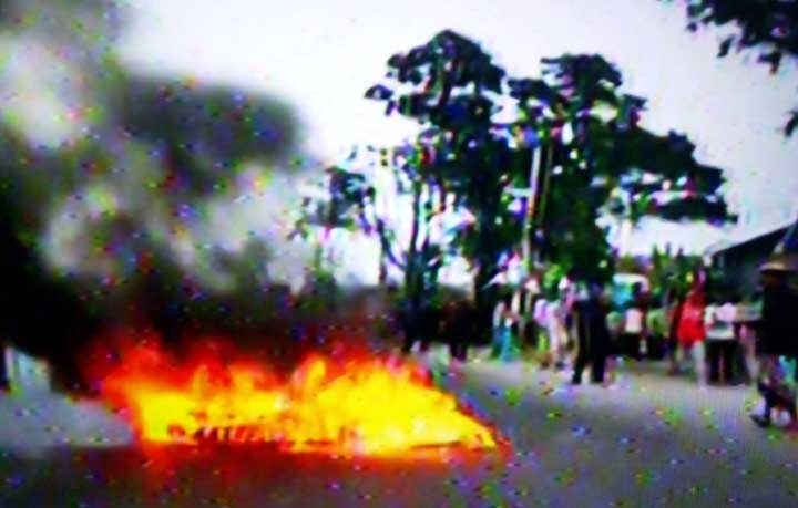 Supporters block Dhaka-Chittagong highway