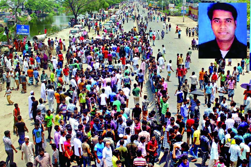 Thousands of people again blocked the Dhaka-Ctg Highway for another businessman Saiful Islam was abducted from Sanarpar in city's Siddhirganj on Friday soon after the murder of 7 abducted people in N'ganj.