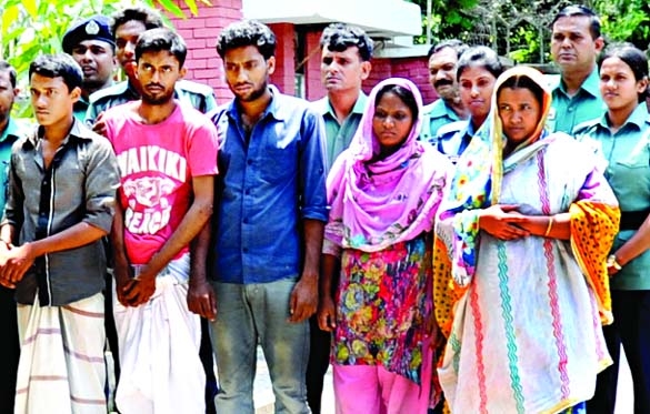 DB police detained five alleged abductors along with two women in connection with kidnapping of motor parts trader Abdul Hakim from city's Bangshal area on Saturday.