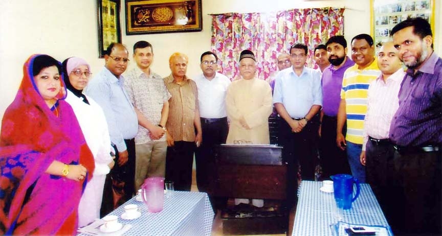 Leaders of Prof Dr. Fazlul Karim- Dr Anjuman Ara Islam Parishad met CCC Mayor M Monzoor Alam at his residence ahead of election of Chittagong Maa-O -Shishu Hospital to be held on June 7.