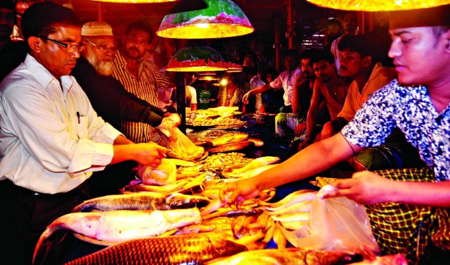 Dhaka Metropolitan Police (DMP) led by a Magistrate conducted an anti-formalin drive at Malibagh fish market and realised Tk 44,000 as fine from seven fish traders on Sunday.