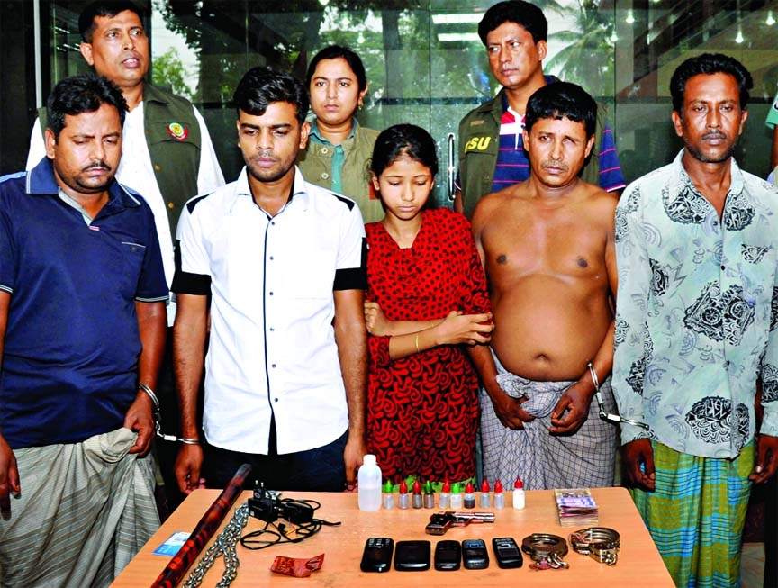 DB police on information raided city's Mirpur and Neemgachhi of Sirajganj district and arrested five alleged traffickers including a girl on Monday with seductive drugs and Taka one lakh from their possession.