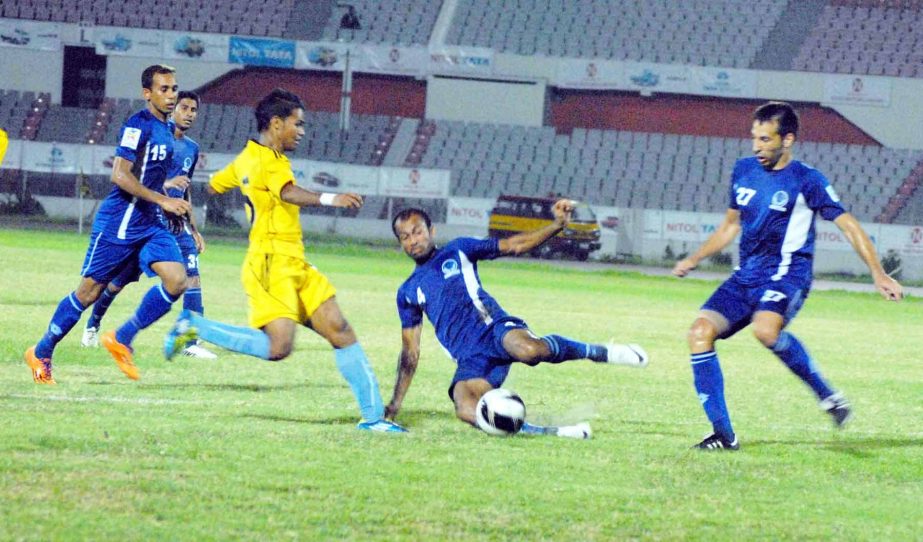 An action from the match of Nitol Tata Bangladesh Premier Football League between Sheikh Russel Krira Chakra and Dhaka Abahani Limited at the Bangabandhu National Stadium on Thursday. The match ended in goalless draw.