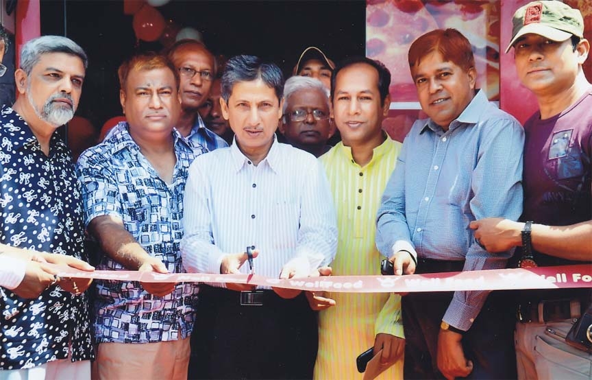 CDA Chairman Abdus Salam inaugurating showroom of Well Food at Dewanhat in Chittagong yesterday.