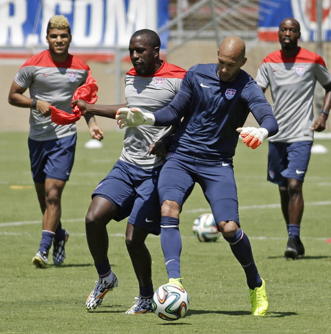 US goalie Tim Howard (second from right) and teammates train for the World Cup soccer tournament in Stanford, Calif on Thursday.