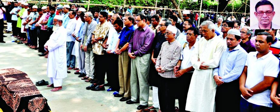 Participants at the Namaz-e-Janaza of former Acting Editor of the Bhorer Kagoj, Benazir Ahmed (Inset) at the National Press Club in the city on Wednesday.