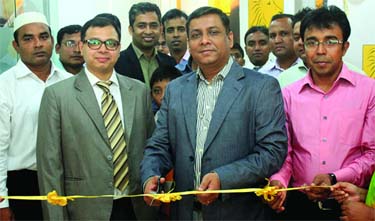Chief Operations Officer of Banglalion Communications Ltd Md Shafiqul Islam inaugurating Banglalion 4G Customer Care Centre at Jatrabari in the city on Wednesday.