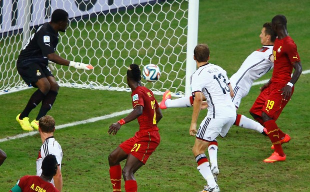 Reuters Germany's Miroslav Klose (2nd R) kicks to score a goal past Ghana's Fatau Dauda (L) during their 2014 World Cup Group G match at the Castelao arena in Fortaleza June 21, 2014. Credit: Reuters