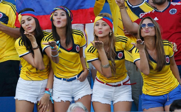 Colombia fans blow kisses before the 2014 World Cup Group C soccer match between Japan and Colombia at the Pantanal arena in Cuiaba June 24, 2014. Photo: Reuters