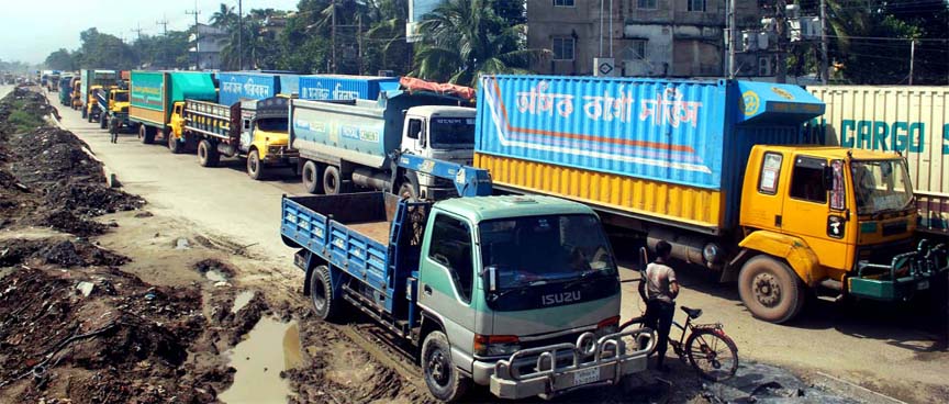 Heavy traffic jam seen at Sitakunda point on Dhaka- Chittagong highway yesterday.