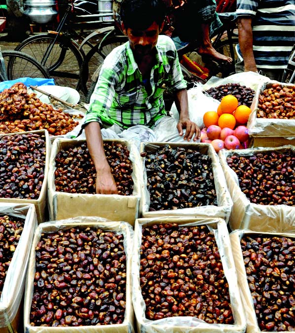 Dates of various categories are being sold for Tk 150 to 800 per Kg in city markets ahead of holy Ramzan on Sunday.