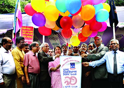 Speaker Shirin Sharmin Choudhury formally opening the Dhaka University Day programme on the campus by releasing balooms on Tuesday.
