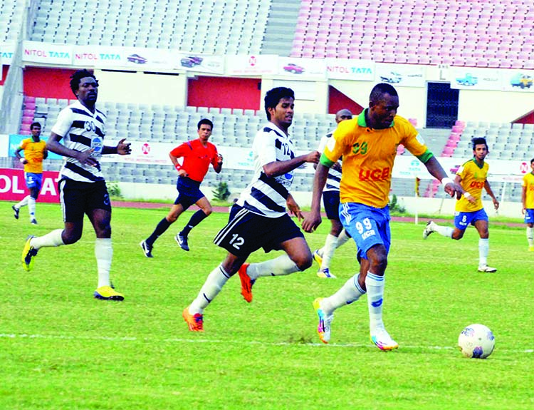 A view of the match of the Nitol Tata Bangladesh Premier Football League between Sheikh Jamal Dhanmondi Club and Mohammedan Sporting Club Limited at the Bangabandu National Stadium on Saturday. The match ended in a 1-1 draw.