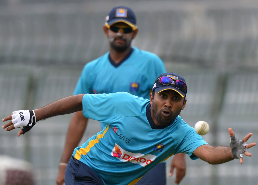 Mahela Jayawardene has his eyes on the ball at Colombo on Saturday.Sri Lanka look to extend their red-hot winning streak onto home soil when they take on a new-look South Africa in the first of the three one-day internationals today (Sunday).