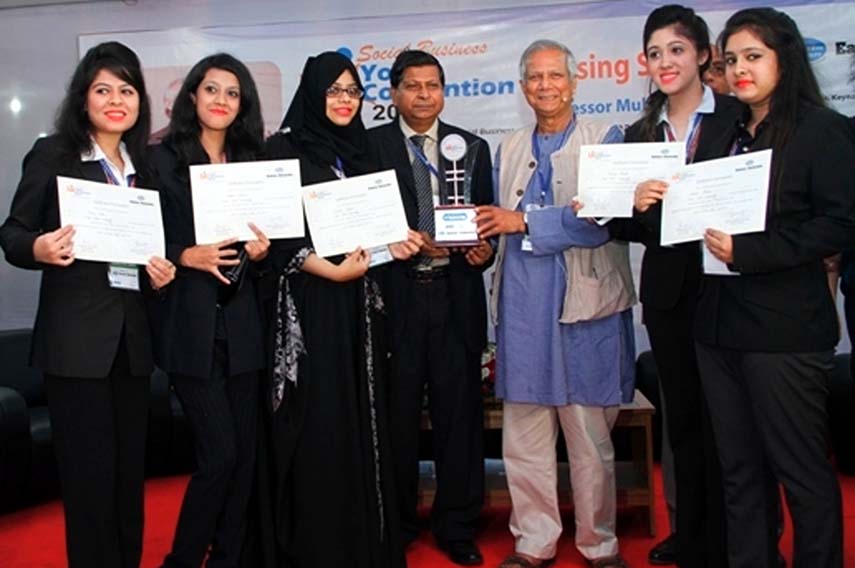 Nobel Laureate Prof Dr Muhammad Yunus with the runner-up team members of East Delta University recently.